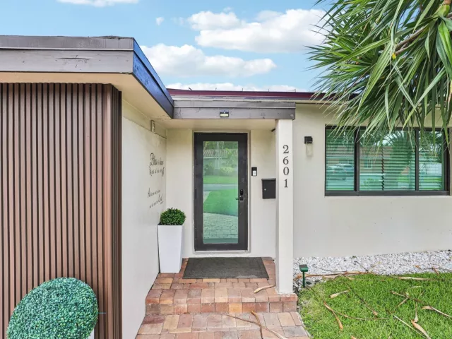4-bedroom home for sale in Pompano Beach - 2601 NE 18TH Street - MondialRealty