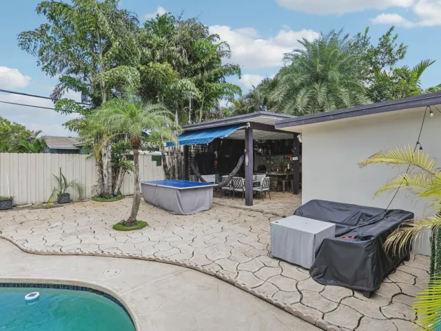4-bedroom home for sale in Pompano Beach - 2601 NE 18TH Street - MondialRealty