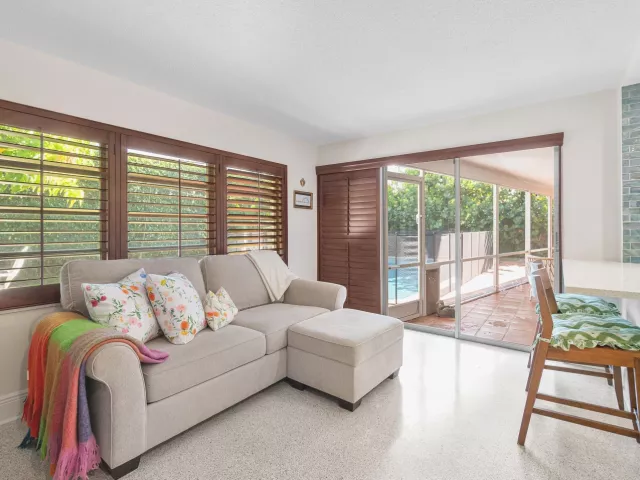 3-bedroom home for sale in Boca Raton - 943 SW 5th Street - MondialRealty