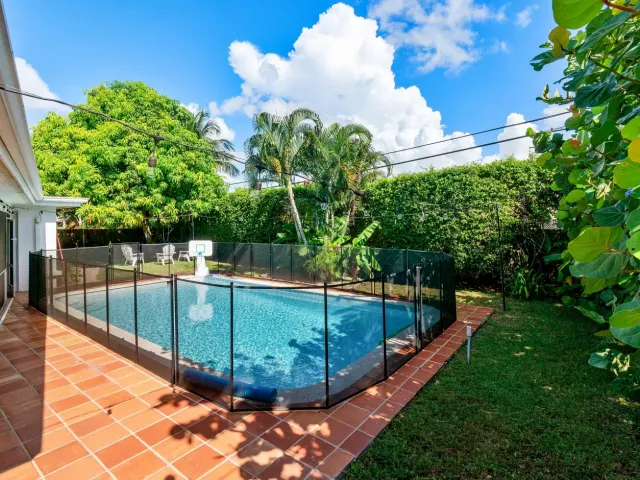 3-bedroom home for sale in Boca Raton - 943 SW 5th Street - MondialRealty