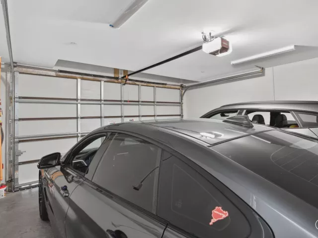 3-bedroom home for sale in Fort Lauderdale - 1044 N VICTORIA PARK Road - MondialRealty