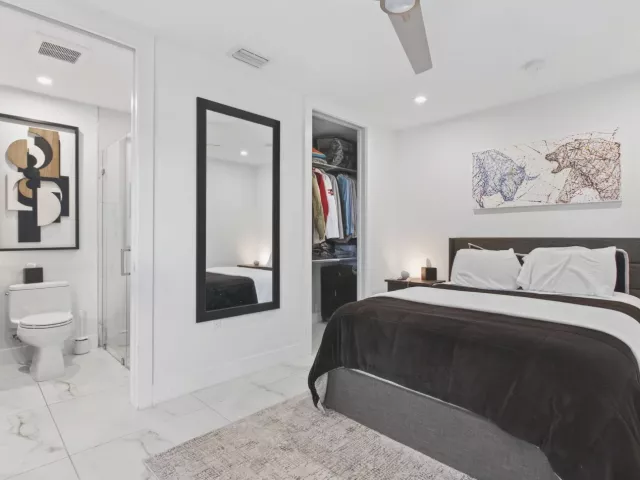 3-bedroom home for sale in Fort Lauderdale - 1044 N VICTORIA PARK Road - MondialRealty