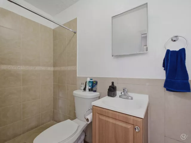 4-bedroom home for sale in West Palm Beach - 801 HAMPTON Road - MondialRealty