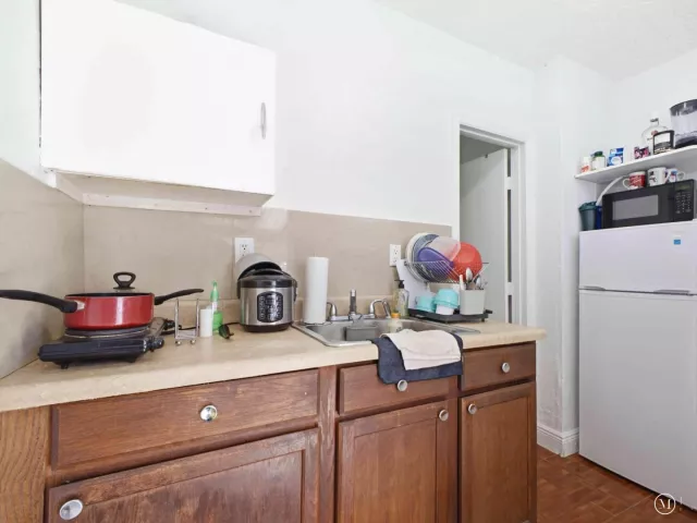 4-bedroom home for sale in West Palm Beach - 801 HAMPTON Road - MondialRealty