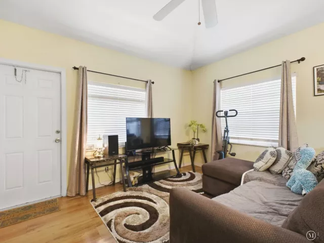 4-bedroom home for sale in West Palm Beach - 801 HAMPTON Road - MondialRealty