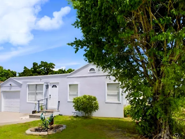 4-bedroom home for sale in West Palm Beach - 801 HAMPTON Road - MondialRealty
