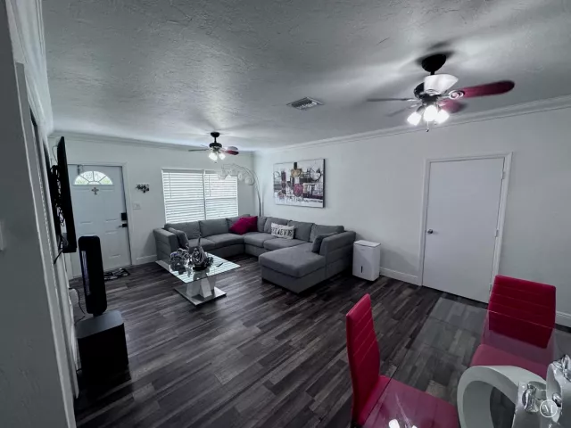 4-bedroom home for sale in West Palm Beach - 801 HAMPTON Road - MondialRealty
