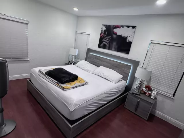 4-bedroom home for sale in West Palm Beach - 801 HAMPTON Road - MondialRealty