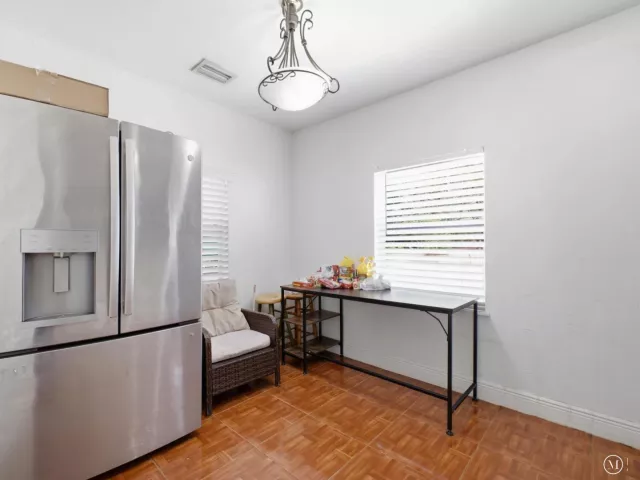 4-bedroom home for sale in West Palm Beach - 801 HAMPTON Road - MondialRealty