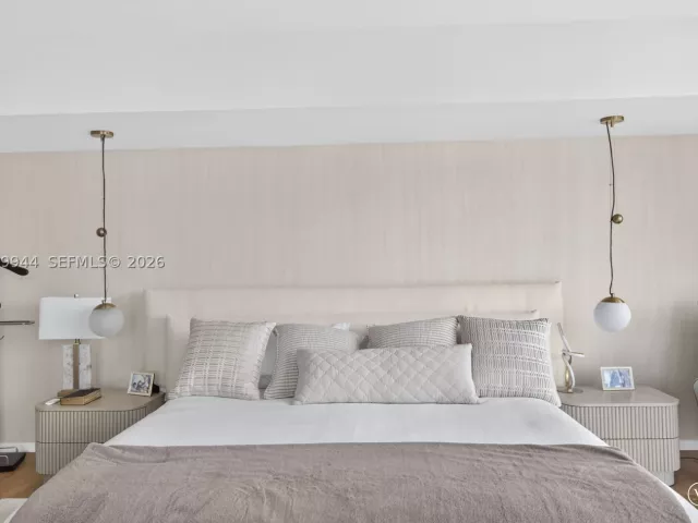 3-bedroom condo for rent in Sunny Isles Beach - 16500 Collins Ave 2256 - MondialRealty