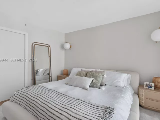3-bedroom condo for rent in Sunny Isles Beach - 16500 Collins Ave 2256 - MondialRealty
