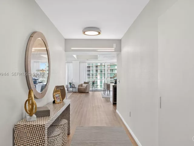 3-bedroom condo for rent in Sunny Isles Beach - 16500 Collins Ave 2256 - MondialRealty