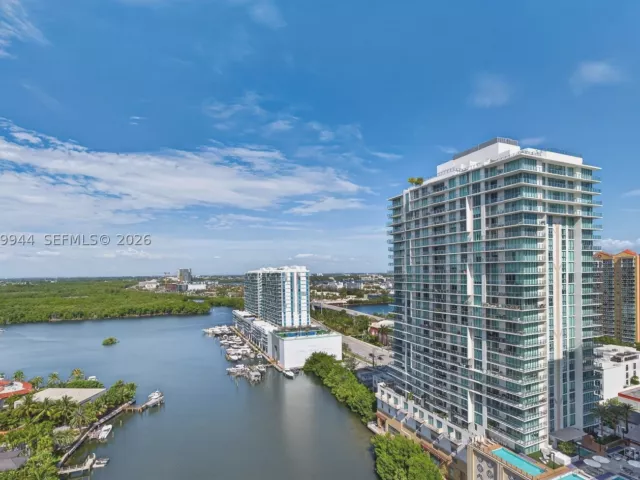 3-bedroom condo for rent in Sunny Isles Beach - 16500 Collins Ave 2256 - MondialRealty