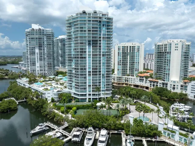 3-bedroom condo for rent in Sunny Isles Beach - 16500 Collins Ave 2256 - MondialRealty