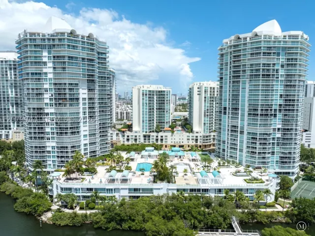 3-bedroom condo for rent in Sunny Isles Beach - 16500 Collins Ave 2256 - MondialRealty