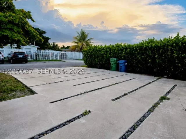 4-bedroom home for sale in Miami - 12445 NW 20th Ave - MondialRealty