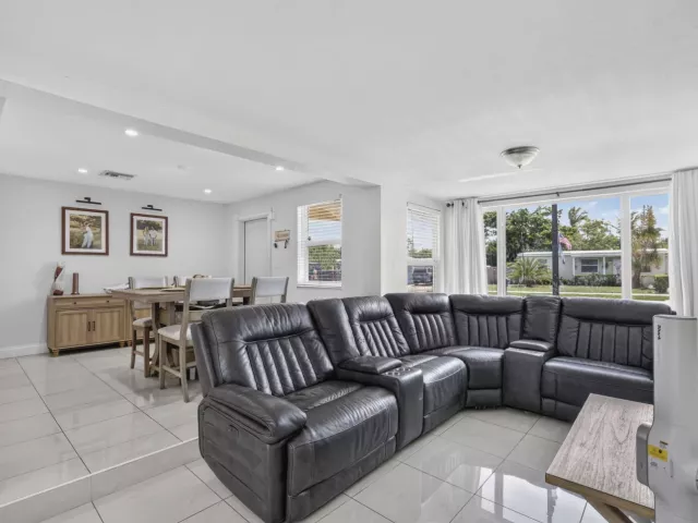 3-bedroom home for sale in Pompano Beach - 1633 NE 51st Court - MondialRealty