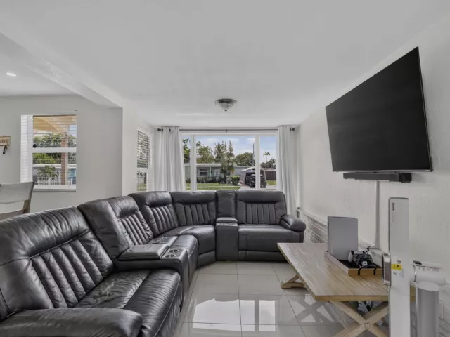 3-bedroom home for sale in Pompano Beach - 1633 NE 51st Court - MondialRealty