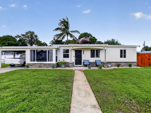 3-bedroom home for sale in Pompano Beach - 1633 NE 51st Court - MondialRealty