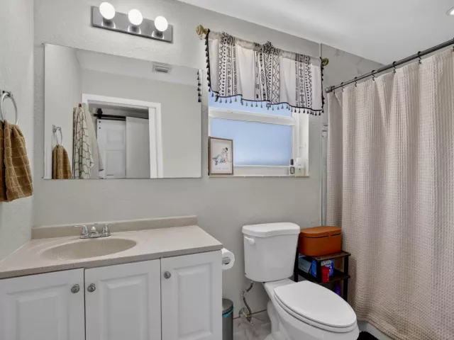 3-bedroom home for sale in Pompano Beach - 1633 NE 51st Court - MondialRealty