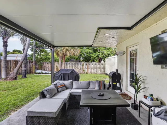 3-bedroom home for sale in Pompano Beach - 1633 NE 51st Court - MondialRealty