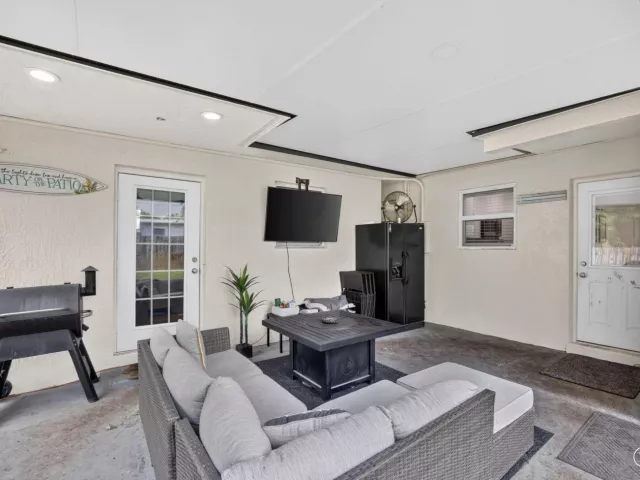 3-bedroom home for sale in Pompano Beach - 1633 NE 51st Court - MondialRealty