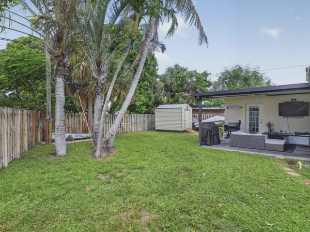3-bedroom home for sale in Pompano Beach - 1633 NE 51st Court - MondialRealty