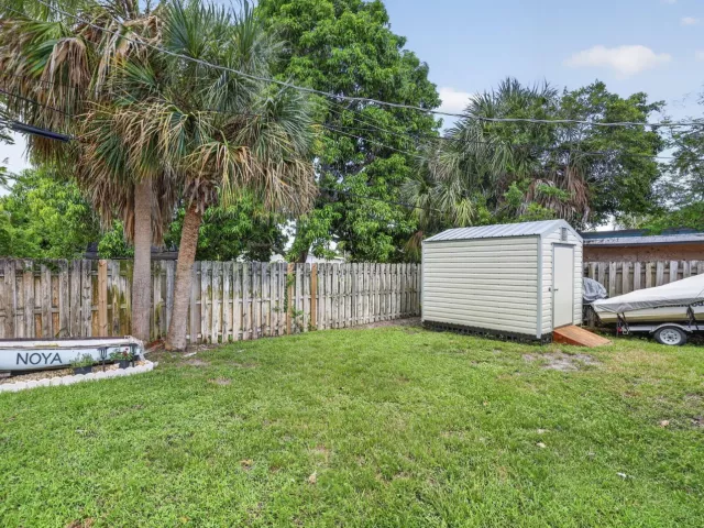 3-bedroom home for sale in Pompano Beach - 1633 NE 51st Court - MondialRealty