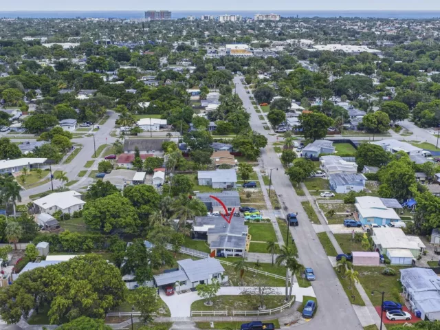 3-bedroom home for sale in Pompano Beach - 1633 NE 51st Court - MondialRealty