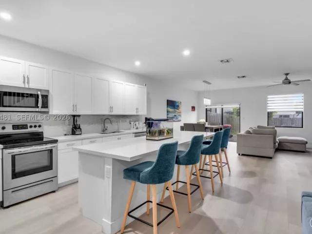 3-bedroom home for sale in Homestead - 25057 SW 108th Ave - MondialRealty