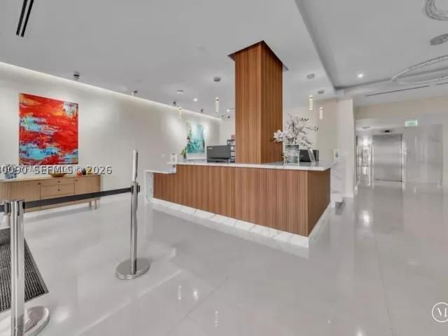 2-bedroom condo for rent in Hollywood - 2401 S Ocean Dr 507 - MondialRealty