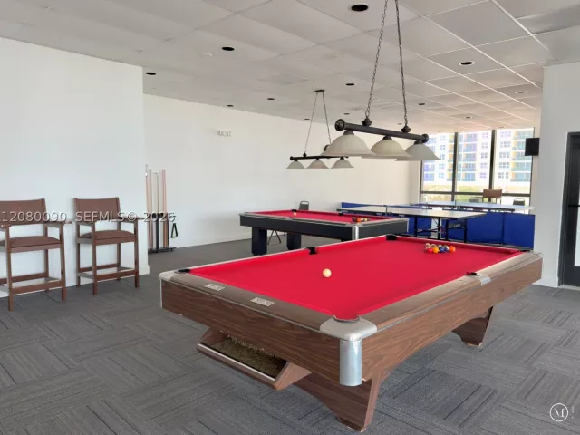 2-bedroom condo for rent in Hollywood - 2401 S Ocean Dr 507 - MondialRealty