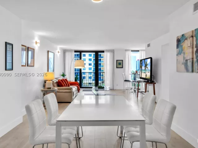 2-bedroom condo for rent in Hollywood - 2401 S Ocean Dr 507 - MondialRealty