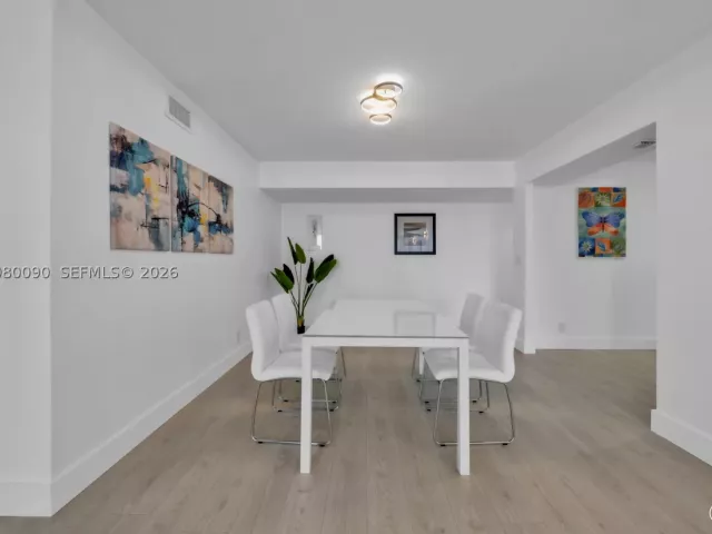2-bedroom condo for rent in Hollywood - 2401 S Ocean Dr 507 - MondialRealty