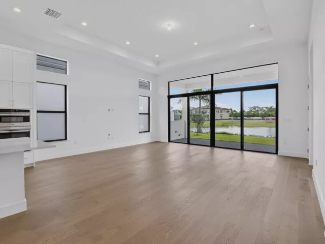 3-bedroom home for rent in Boca Raton - 9724 JUNIPER BAY Avenue - MondialRealty
