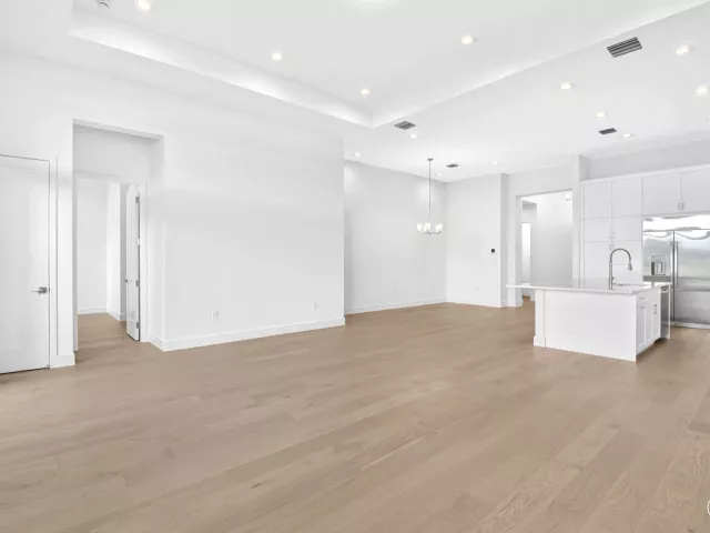 3-bedroom home for rent in Boca Raton - 9724 JUNIPER BAY Avenue - MondialRealty