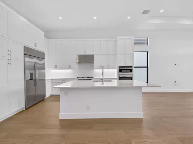 3-bedroom home for rent in Boca Raton - 9724 JUNIPER BAY Avenue - MondialRealty