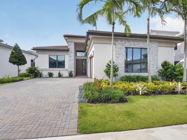3-bedroom home for rent in Boca Raton - 9724 JUNIPER BAY Avenue - MondialRealty