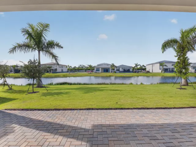 3-bedroom home for rent in Boca Raton - 9724 JUNIPER BAY Avenue - MondialRealty