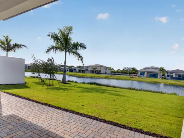 3-bedroom home for rent in Boca Raton - 9724 JUNIPER BAY Avenue - MondialRealty
