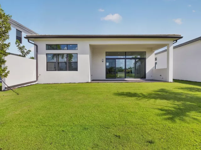3-bedroom home for rent in Boca Raton - 9724 JUNIPER BAY Avenue - MondialRealty