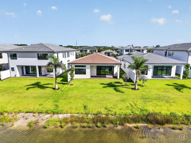 3-bedroom home for rent in Boca Raton - 9724 JUNIPER BAY Avenue - MondialRealty