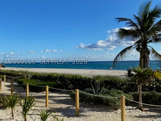 2-bedroom condo for rent in Sunny Isles Beach - 18201 Collins Ave 3609A - MondialRealty