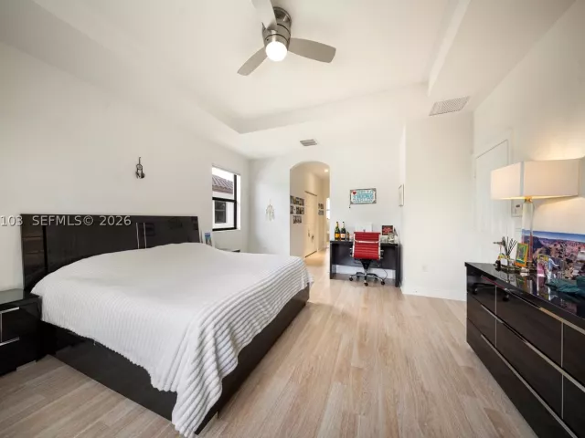 4-bedroom home for sale in Doral - 10269 NW 86th St - MondialRealty