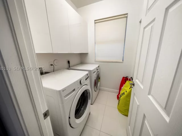 4-bedroom home for sale in Doral - 10269 NW 86th St - MondialRealty