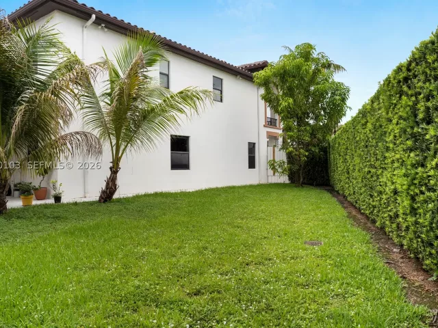 4-bedroom home for sale in Doral - 10269 NW 86th St - MondialRealty