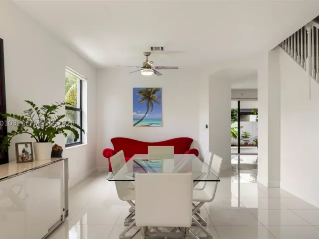 4-bedroom home for sale in Doral - 10269 NW 86th St - MondialRealty