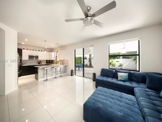 4-bedroom home for sale in Doral - 10269 NW 86th St - MondialRealty