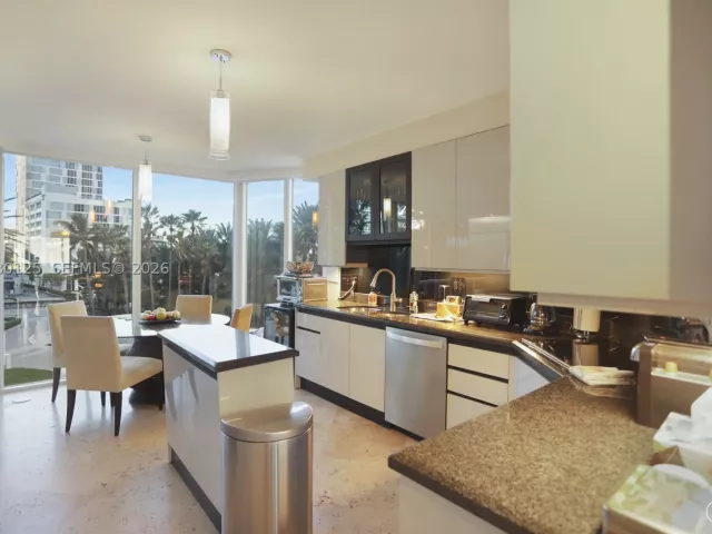 3-bedroom condo for sale in Sunny Isles Beach - 17555 Collins Ave 308 - MondialRealty