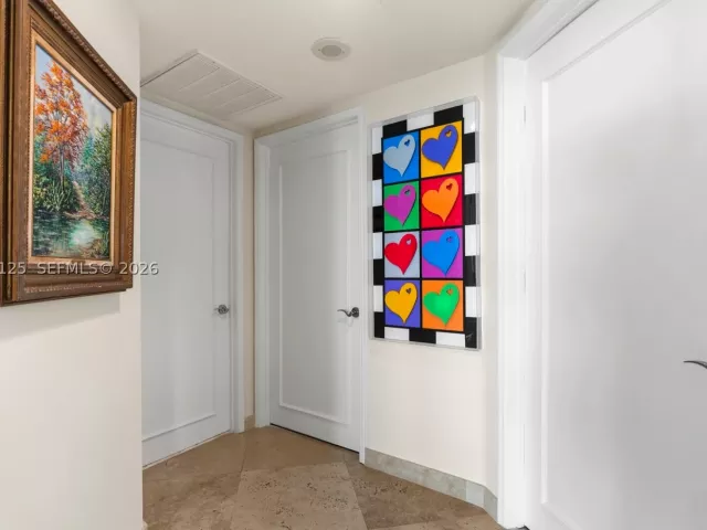 3-bedroom condo for sale in Sunny Isles Beach - 17555 Collins Ave 308 - MondialRealty